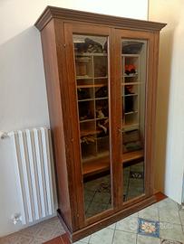 Vetrina in legno massello  