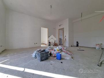 3 LOCALI A CARUGATE