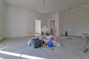 3 LOCALI A CARUGATE