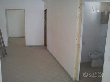 Locale commerciale ( Mq.90) ad alta visibilità