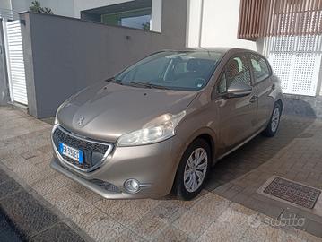Peugeot 208 1.4 HDi 68 CV 5 porte Allure