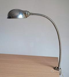 Lampada da tavolo  a morsetto stile industriale 