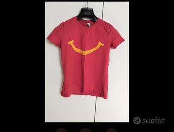 Maglietta rossa di McDonald's da collezion