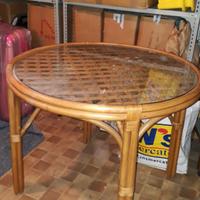 Tavolo tondo in rattan con 4 sedie