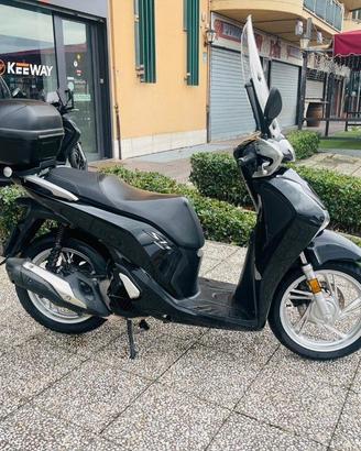 HONDA SH 150 TUTTO INCLUSO ANCHE PASSAGGIO!