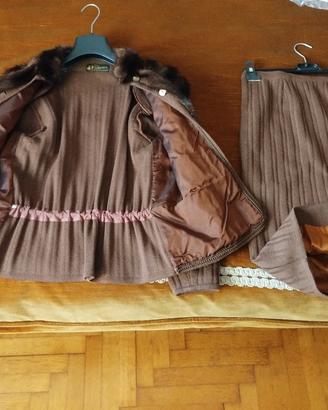 completo giacca e gonna con visone