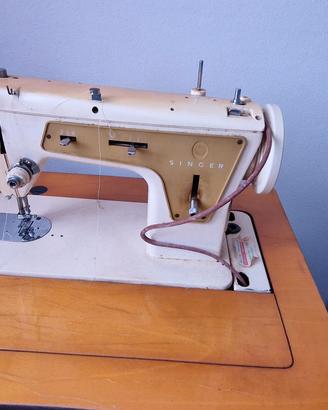 Macchina da cucire singer