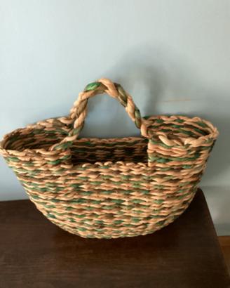 Borsa di paglia con due manici