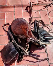 Sella da lavoro in cuoio con staffe 