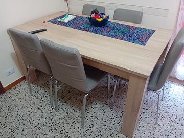 tavolo con sedie 4