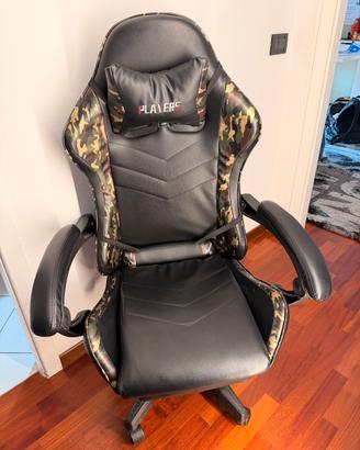 Sedia da gaming ergonomica con poggiapiedi