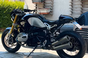BMW R nine T roadster