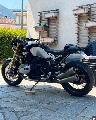 BMW R nine T roadster