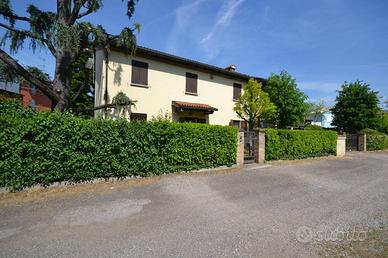 Villa di 226 m² con 4 locali e box auto doppio a S
