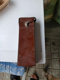 Porta olio in pelle vintage