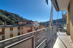 4 LOCALI A GENOVA