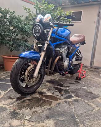 Suzuki Bandit 600  (2002)  Special/Cafe Racer