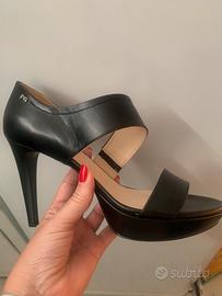 Sandali nero giardini