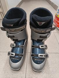 scarponi Nordica 28 , pari a un 43 - 43, 5