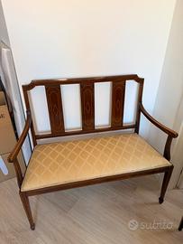 Salottino classico intarsiato stile neoclassico