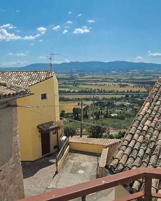 Casa indipendente di 145 m² con 4 locali a Trevi