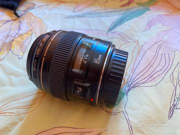 CANON 85mm f/1.8 USM
