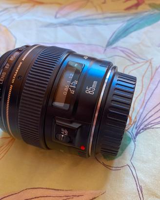 CANON 85mm f/1.8 USM