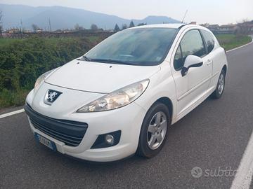 PEUGEOT 207 1,4 BENZINA- OK NEOPATENTATI