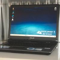 Notebook Asus ideale per internet scuola e uffici