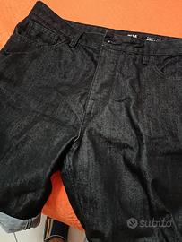 Pantaloncini jeans nero lucido