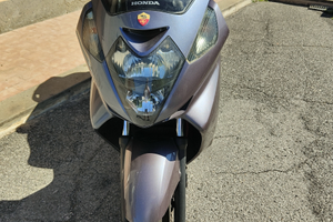 Honda Silver Wing 400