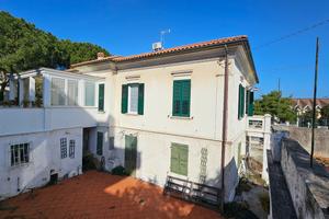 V 2430 - Villa singola - Bifamiliare