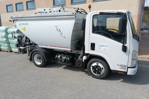 Isuzu allestito per trasporto rifiuti