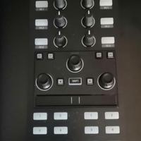 NATIVE INSTRUMENTS Traktor Kontrol X1 Mk2