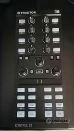 NATIVE INSTRUMENTS Traktor Kontrol X1 Mk2