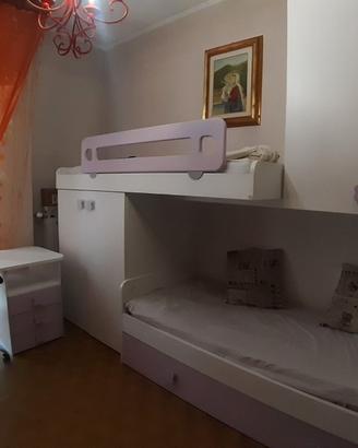 Cameretta a ponte con letto a scomparsa