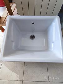 Lavatoio Dolomite con rubinetto