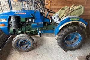 Trattore agricolo