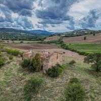 Grande proprietà in posizione panoramica dominante