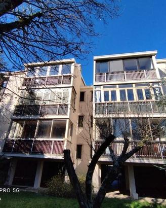 Appartamento di 170 m² con 4 locali e box auto a T
