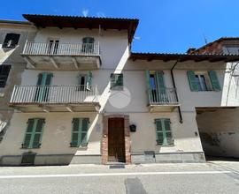 CASA SEMINDIPENDENTE A CASTELL'ALFERO