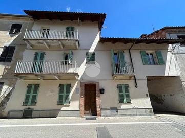 CASA SEMINDIPENDENTE A CASTELL'ALFERO