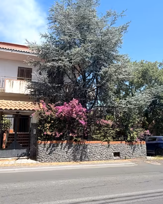 Villa Accorpata 300mq Con Garage - Trecastagni
