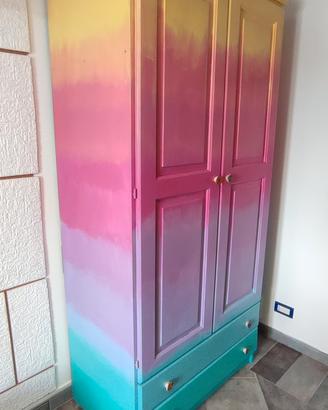 Mobile in pino di Svezia, colorato