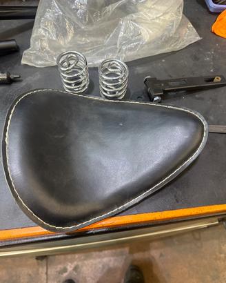 Sella a molla per custom Harley