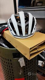 Casco ciclismo MET Trenta 3K carbon mips bianco M
