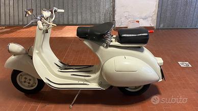 Vespa Faro Basso VNT2 - Anno 1958