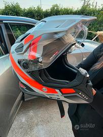 Casco Airoh commander 2