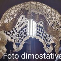 Paralume in tessuto bianco fatto artigianamente