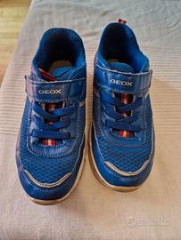 Scarpe da ginnastica  num. 34 nota marca